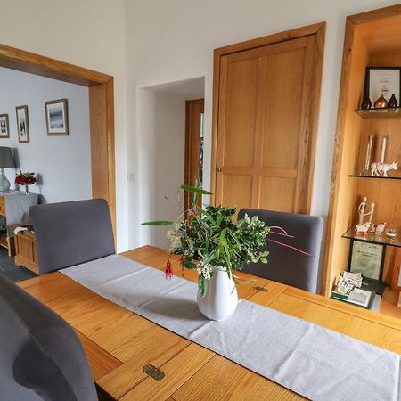Villa Yr Hen Llaethdy Troedyraur Esterno foto