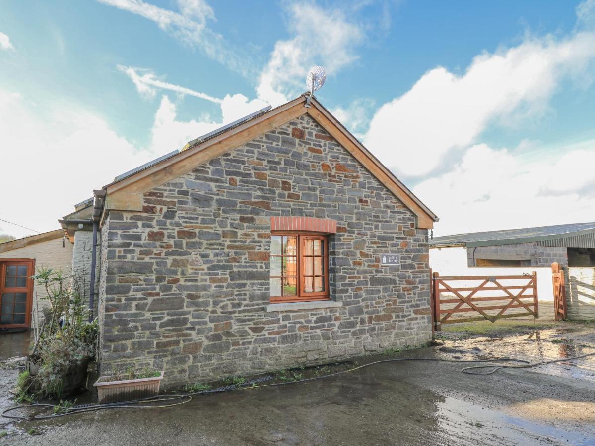 Villa Yr Hen Llaethdy Troedyraur Esterno foto
