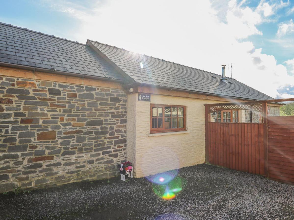 Villa Yr Hen Llaethdy Troedyraur Esterno foto