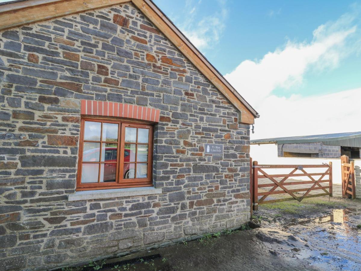 Villa Yr Hen Llaethdy Troedyraur Esterno foto
